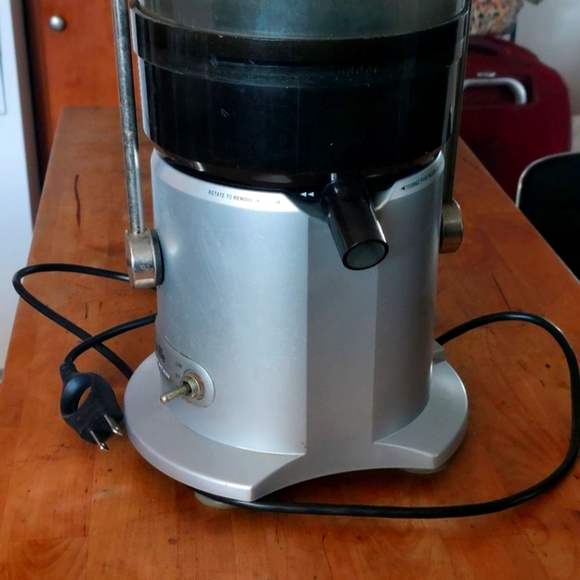 Breville Juice Fountain JE95XL Electric Juicer 850 watts (better than blender) - Picture 3 of 8